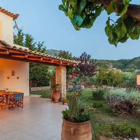 Lavender Garden Retreat - Secluded Seaside Getaway * Kotronion (West Mani)